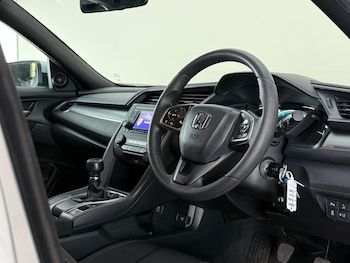 Used Honda Civic 2017 for sale - 79353455: Photo