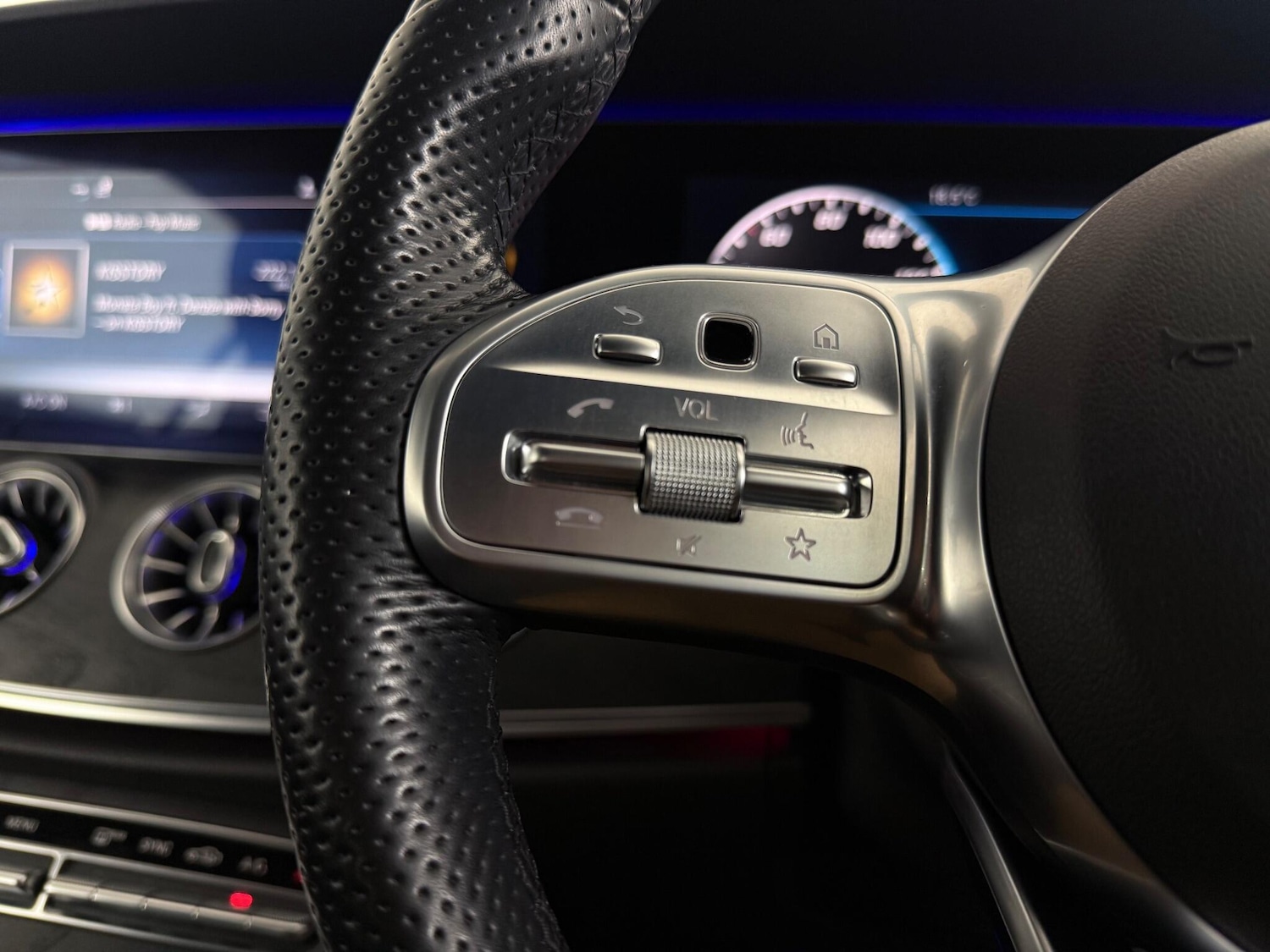 Used Mercedes-Benz E Class 2019 for sale - 76467399: Photo 30