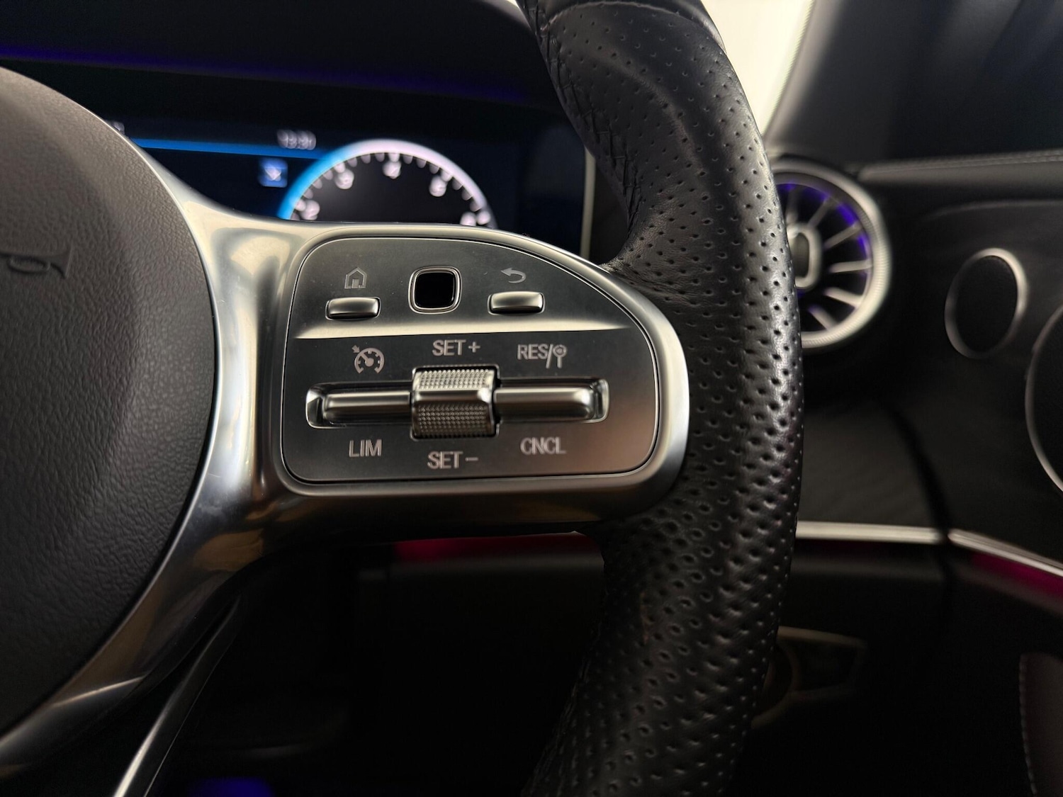 Used Mercedes-Benz E Class 2019 for sale - 76467399: Photo 31