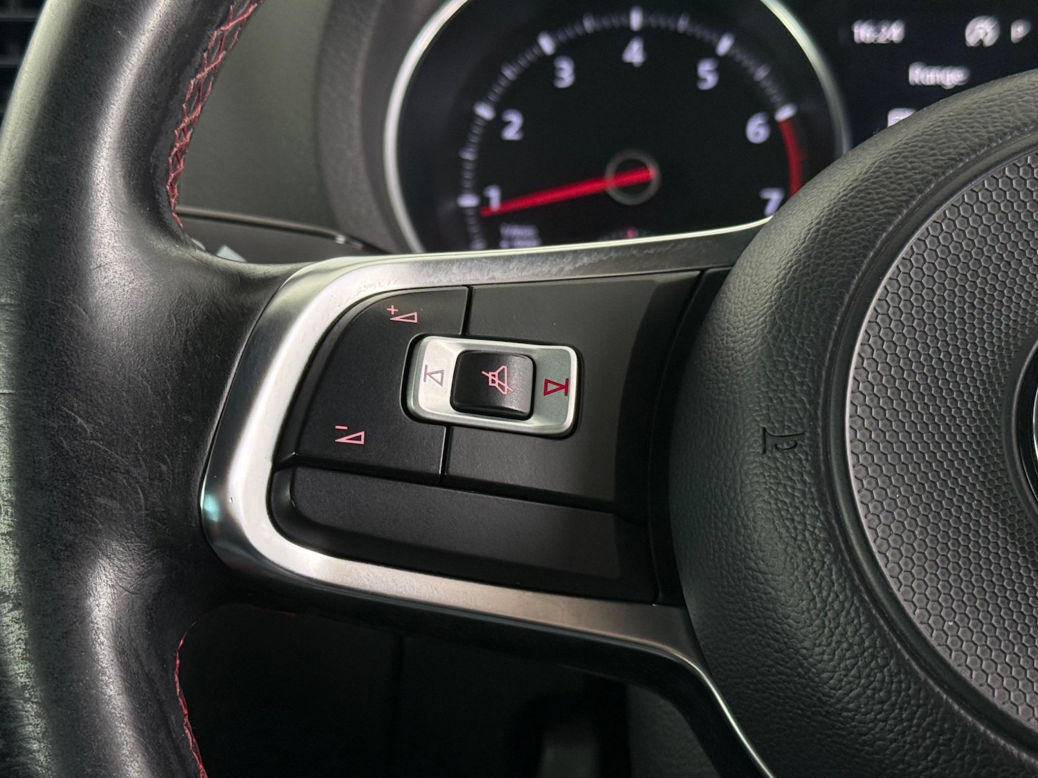 Used Volkswagen Polo 2016 for sale - 76561713: Photo 21