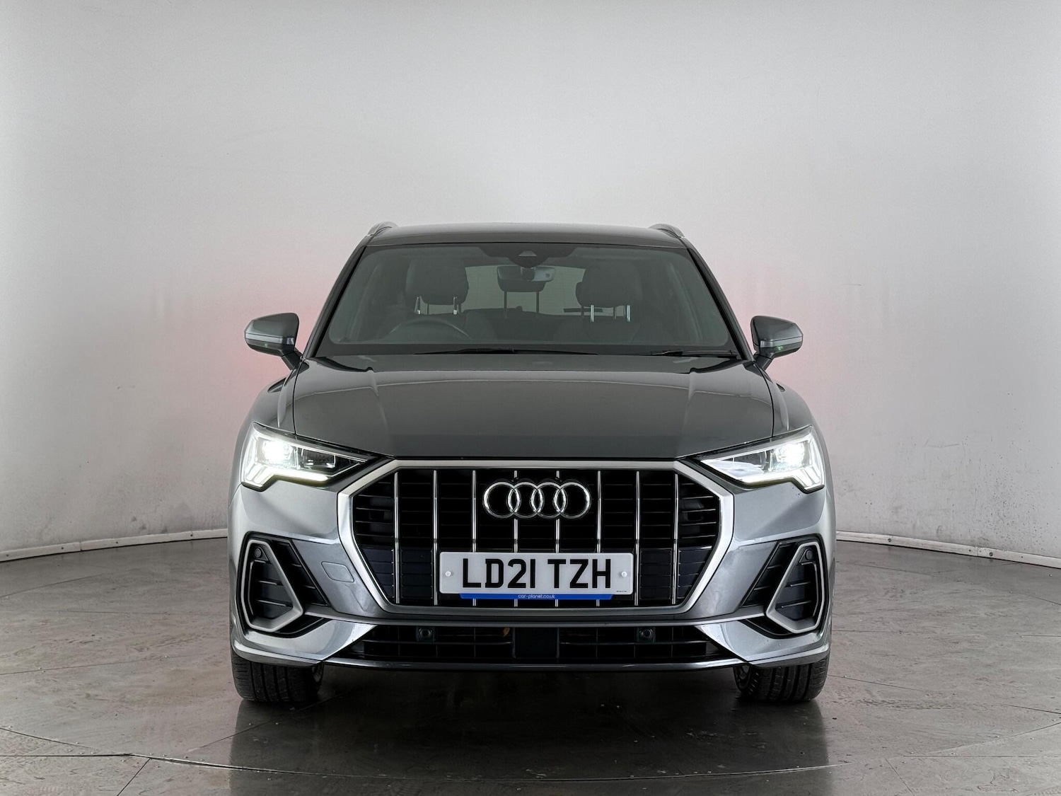 Used Audi Q3 2021 for sale - 77260411: Photo 2