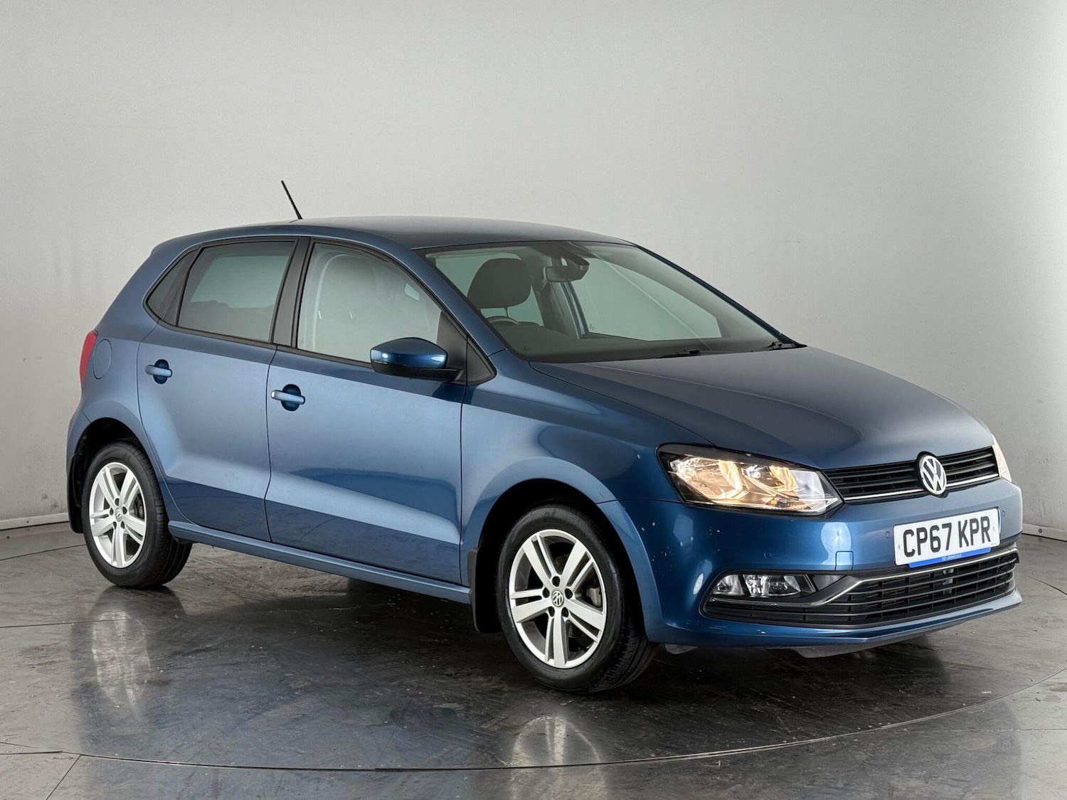 Used Volkswagen Polo 2017 for sale - 76467347: Photo 1