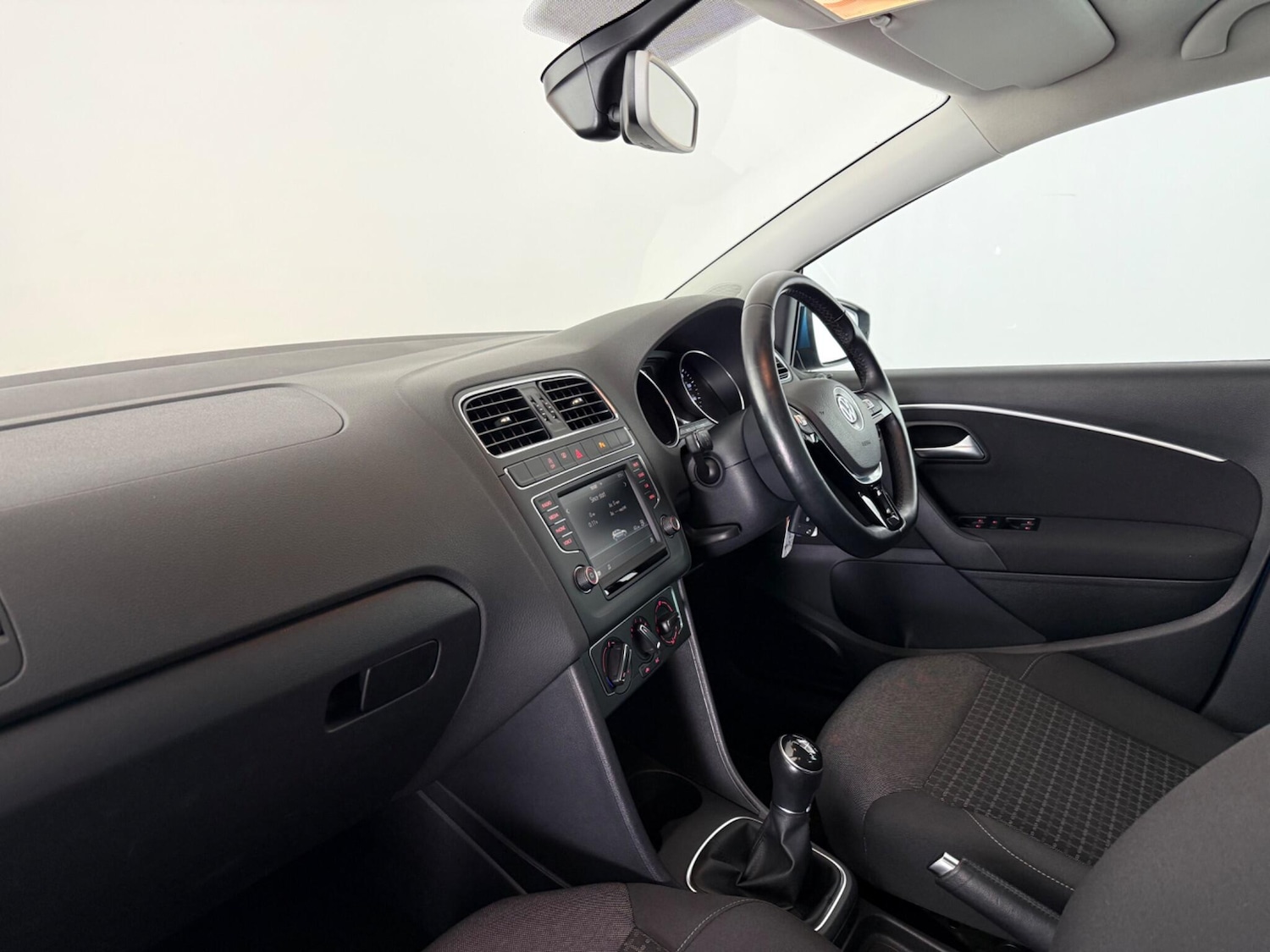 Used Volkswagen Polo 2017 for sale - 76467347: Photo 17