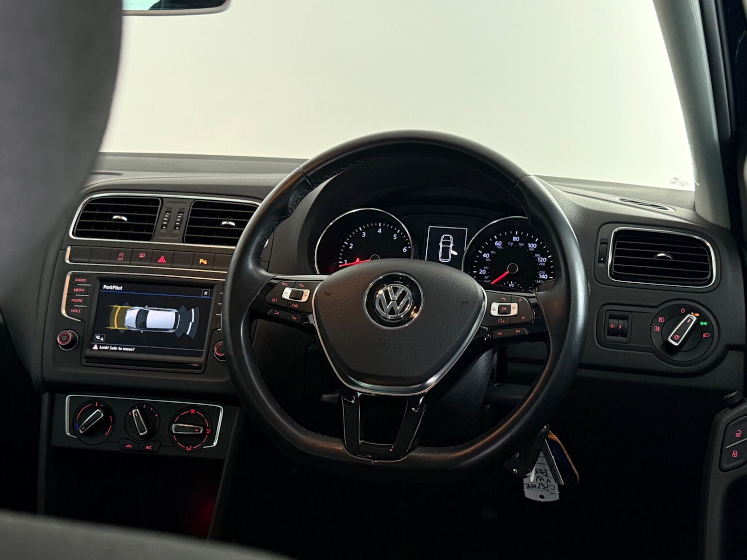 Used Volkswagen Polo 2017 for sale - 76467347: Photo 22