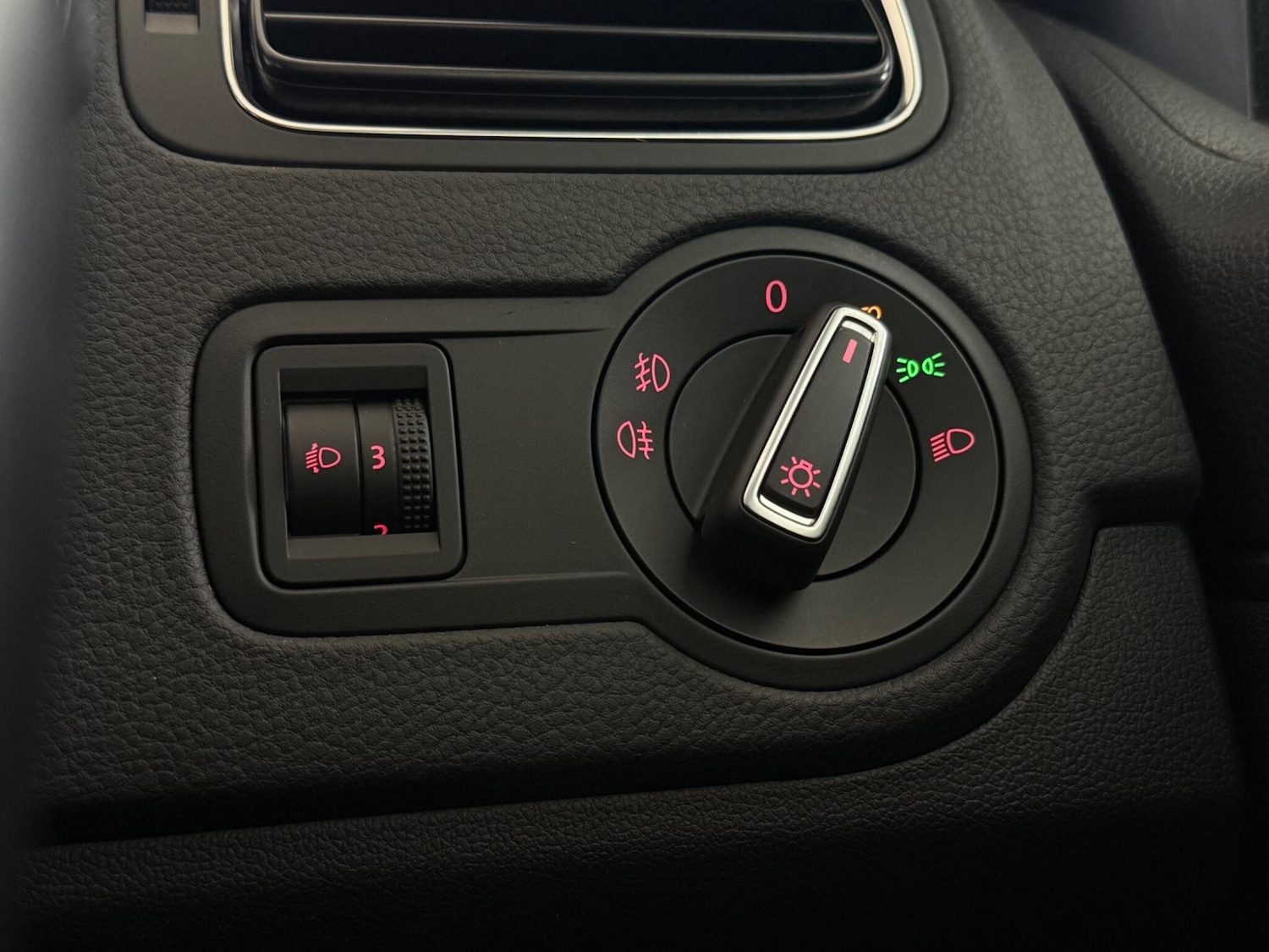 Used Volkswagen Polo 2017 for sale - 76467347: Photo 27