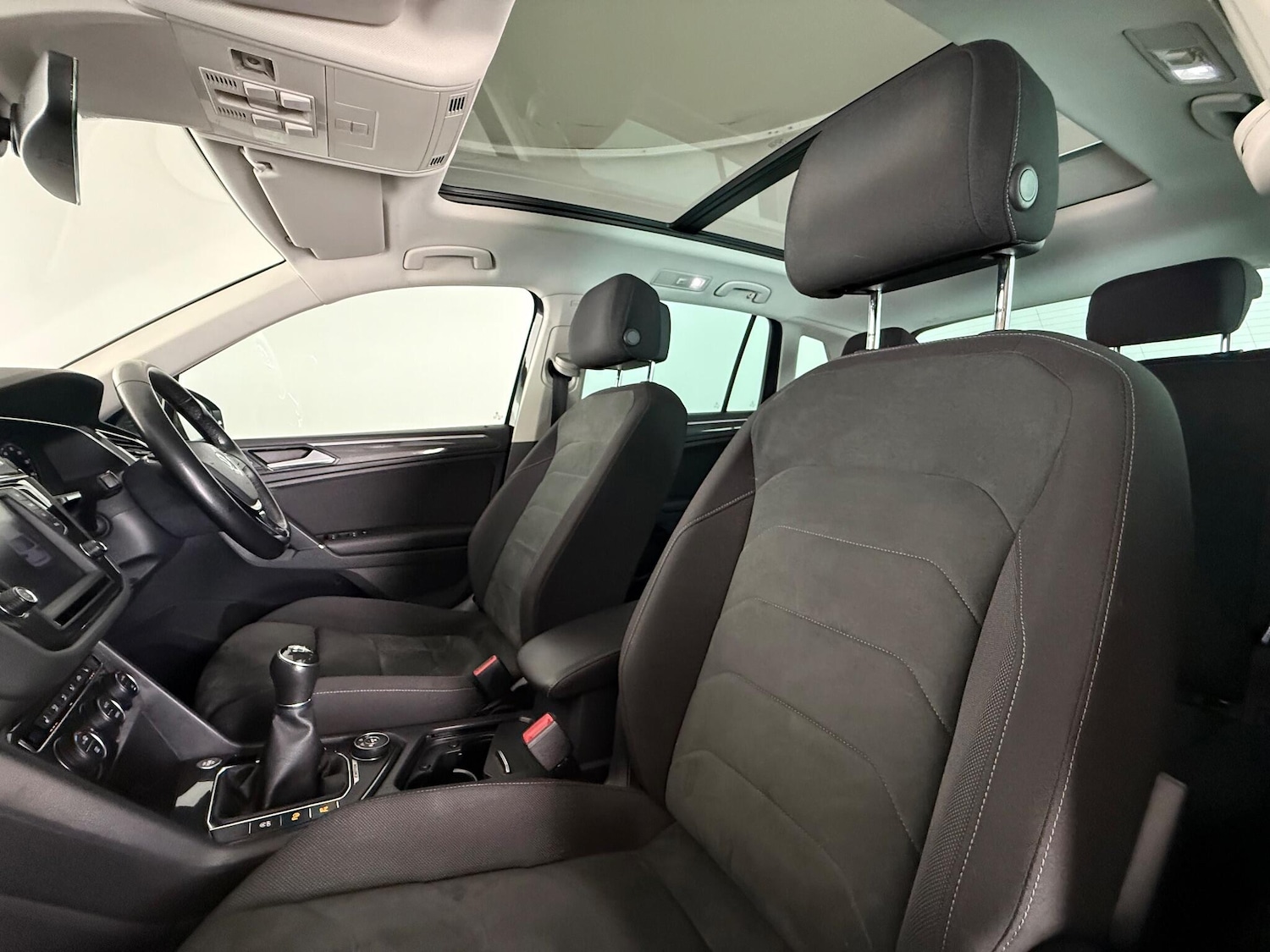 Used Volkswagen Tiguan 2017 for sale - 77222162: Photo 10