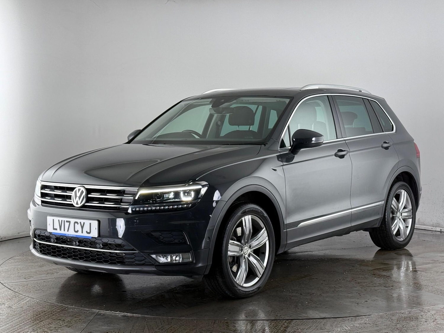 Used Volkswagen Tiguan 2017 for sale - 77222162: Photo 3