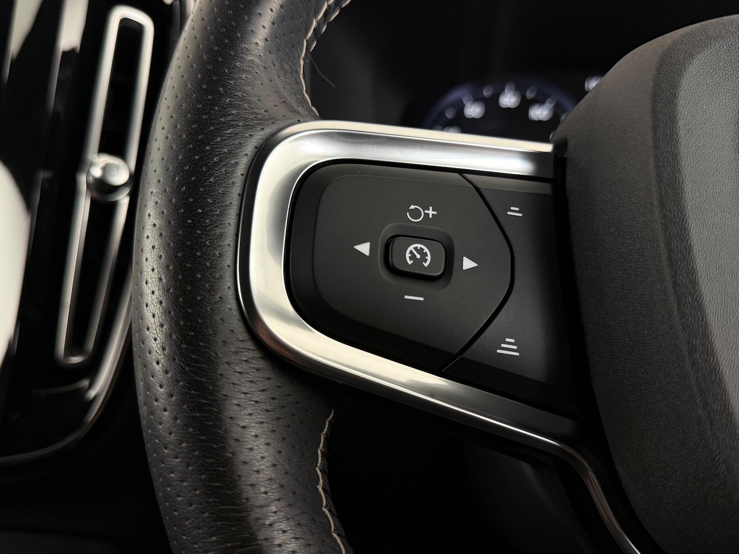 Used Volvo XC40 2021 for sale - 77260032: Photo 17