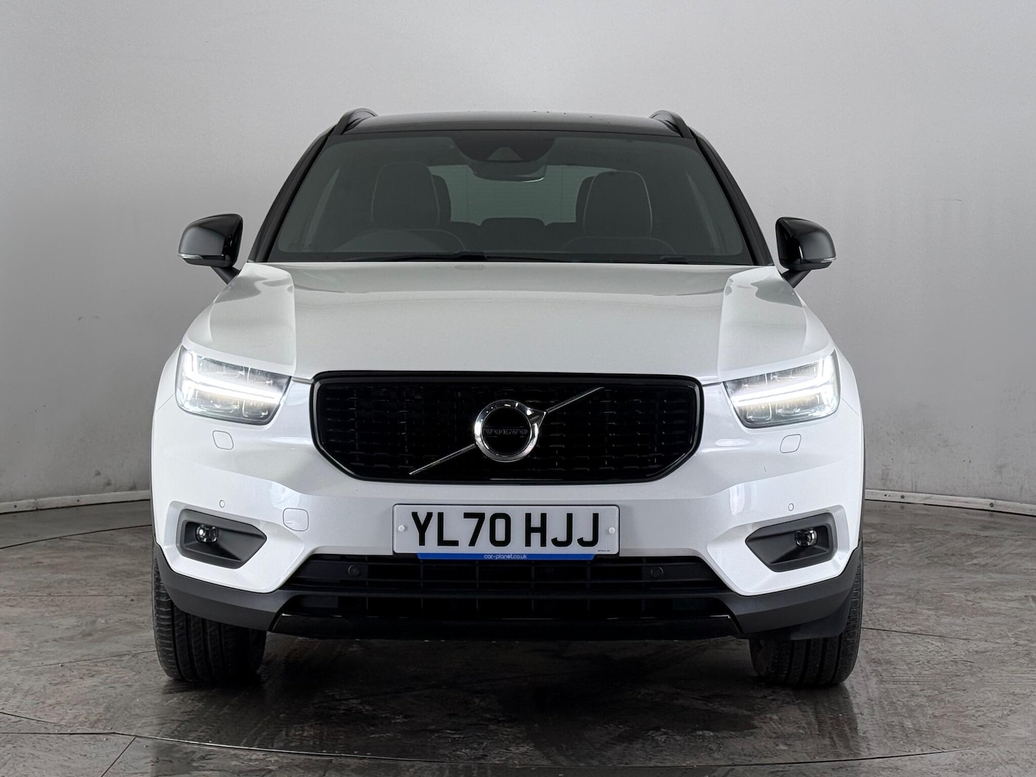 Used Volvo XC40 2021 for sale - 77260032: Photo 2
