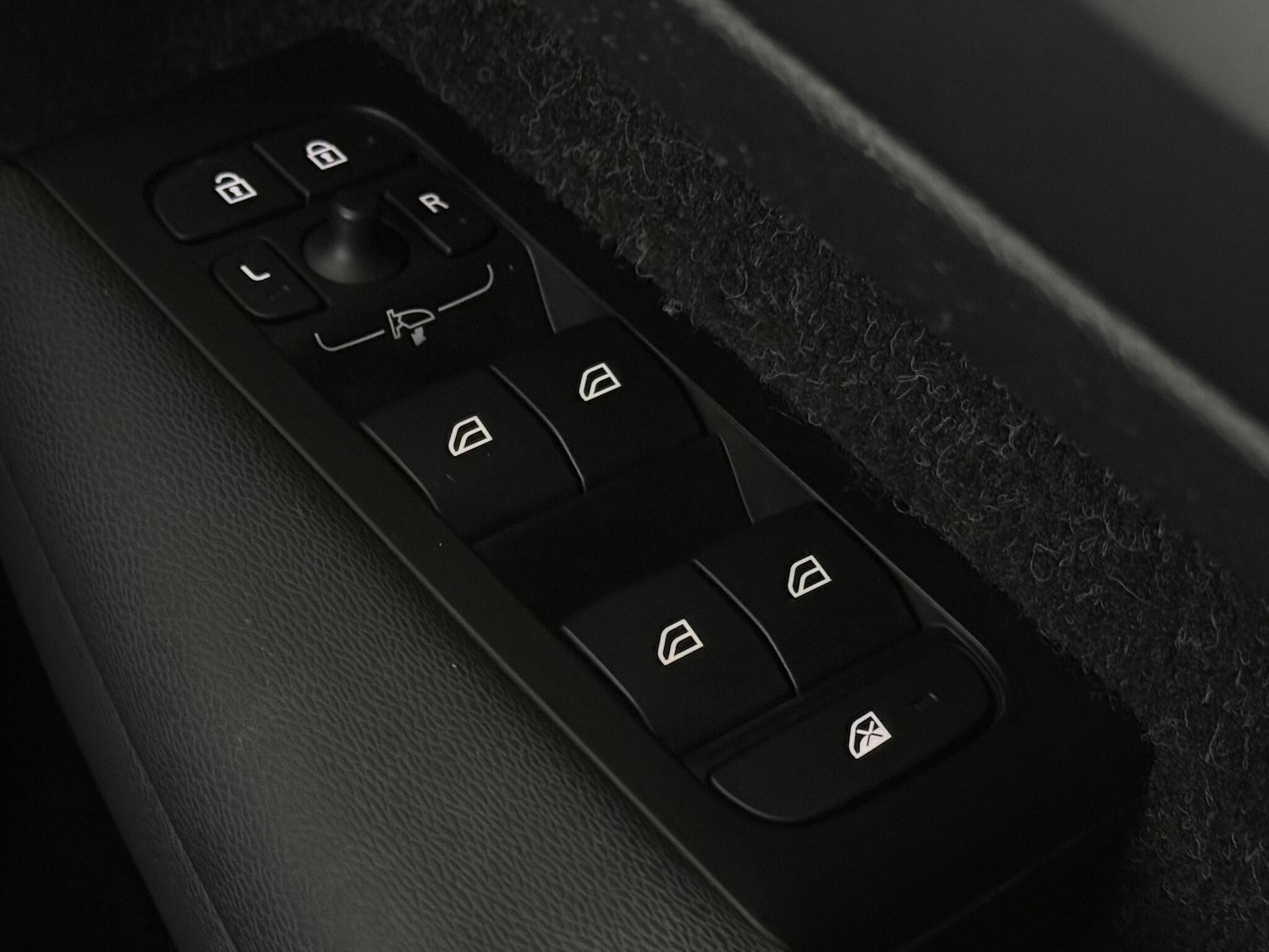 Used Volvo XC40 2021 for sale - 77260032: Photo 30