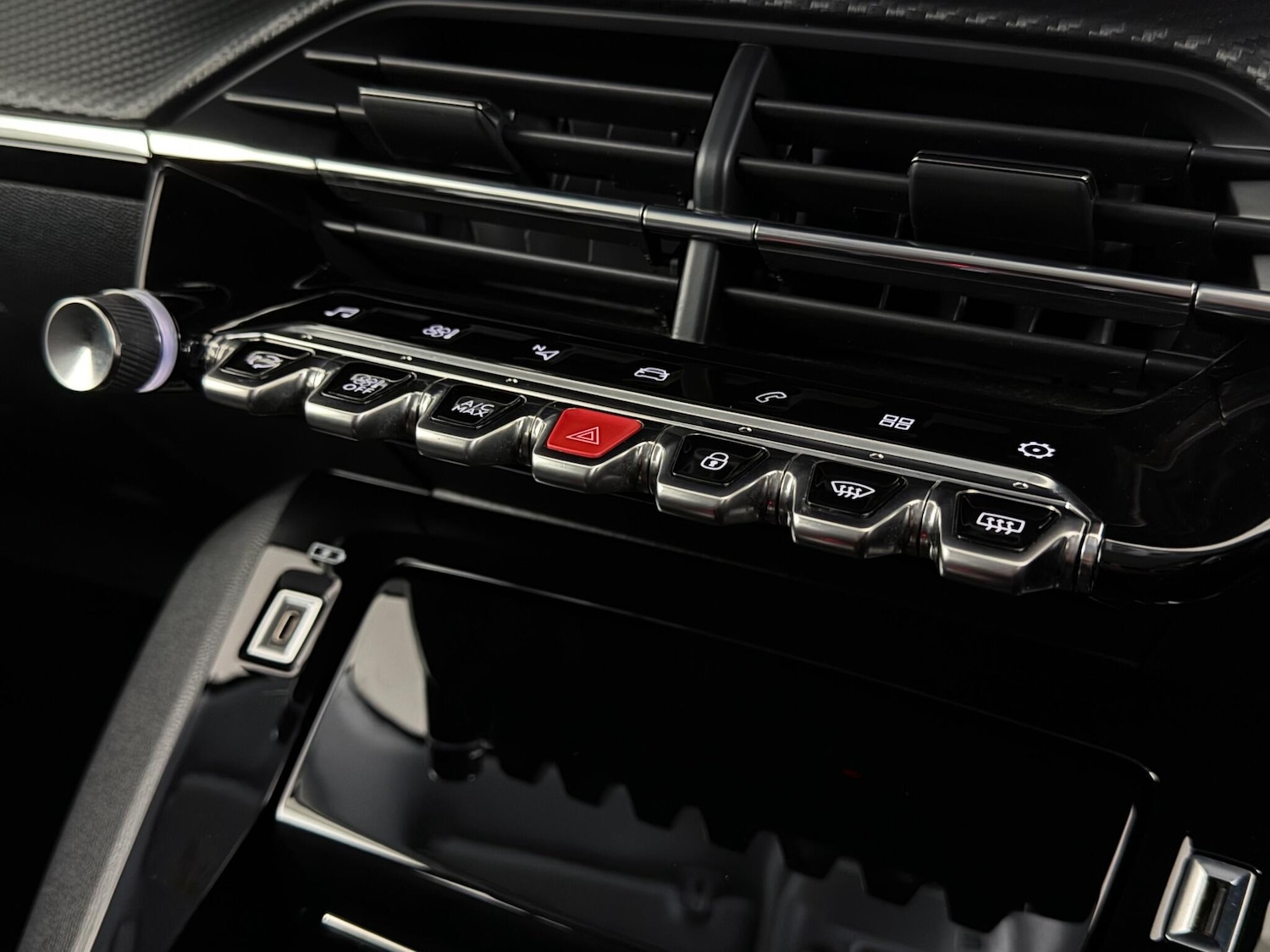 Used Peugeot 208 2020 for sale - 77412418: Photo 31