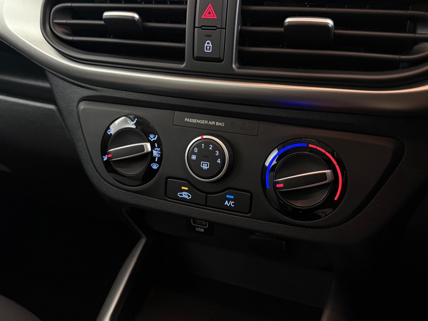 Used Hyundai i10 2021 for sale - 77243930: Photo 30