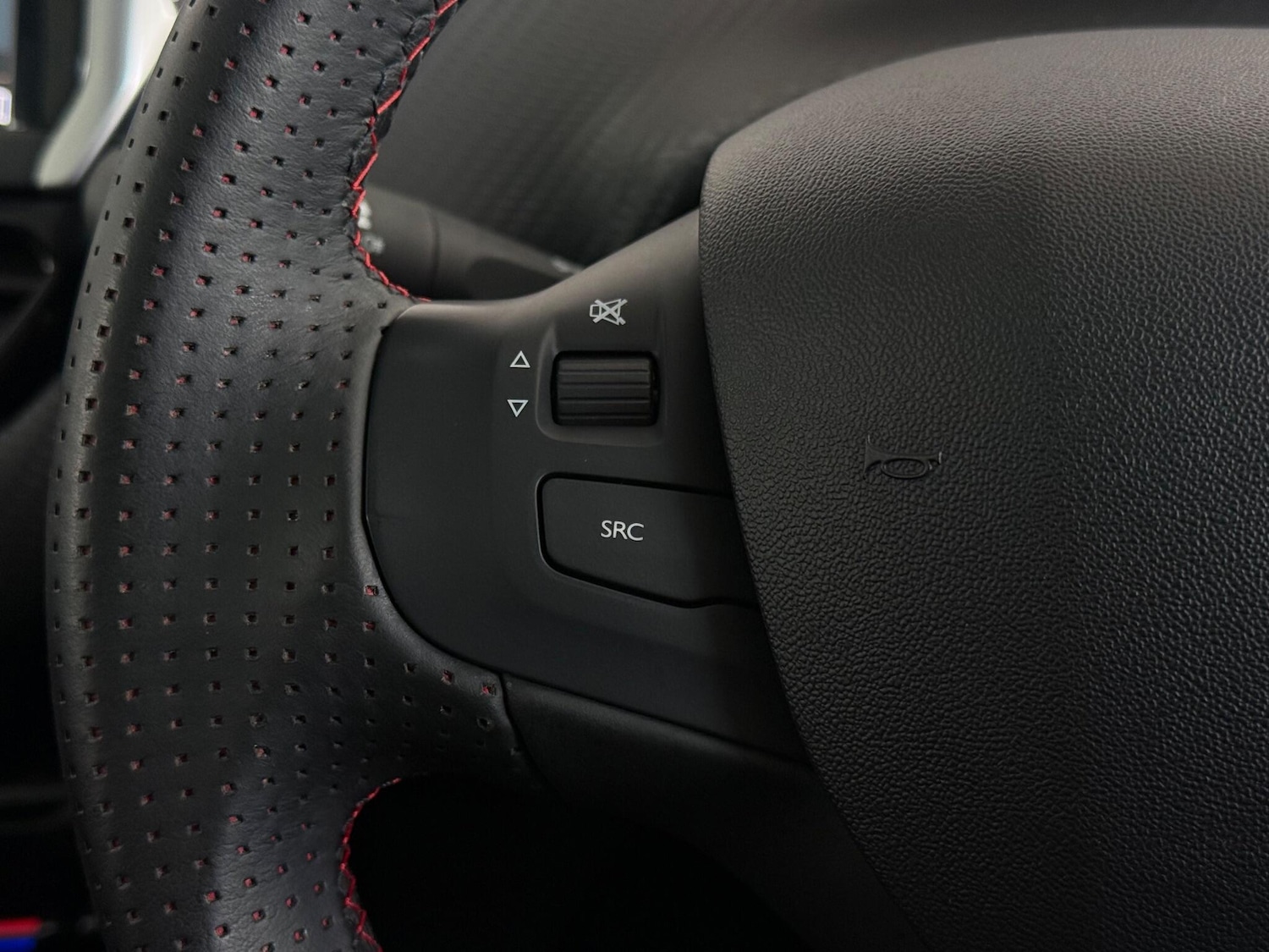 Used Peugeot 2008 2019 for sale - 76467038: Photo 26