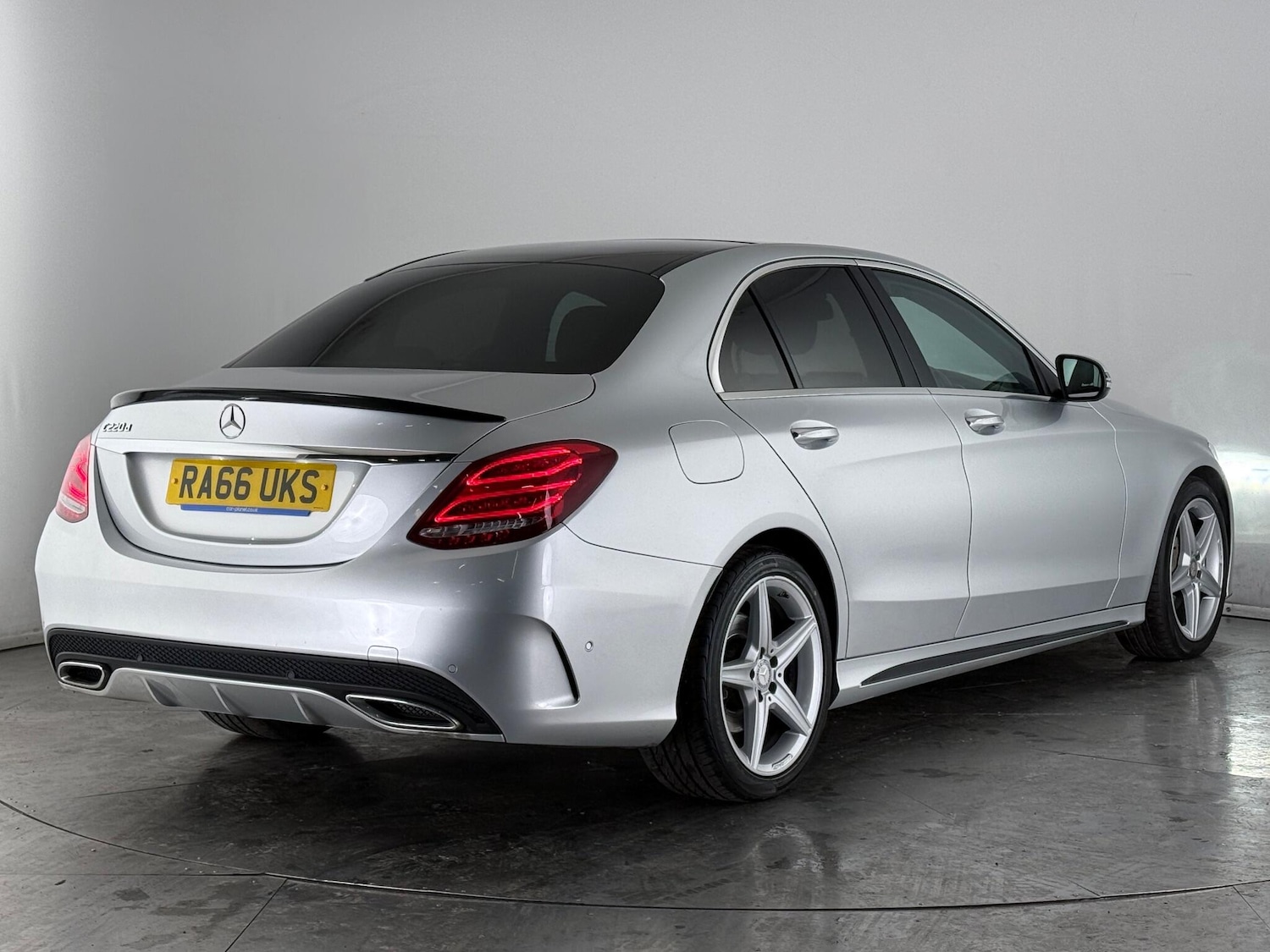 Used Mercedes-Benz C Class 2018 for sale - 77260054: Photo 6