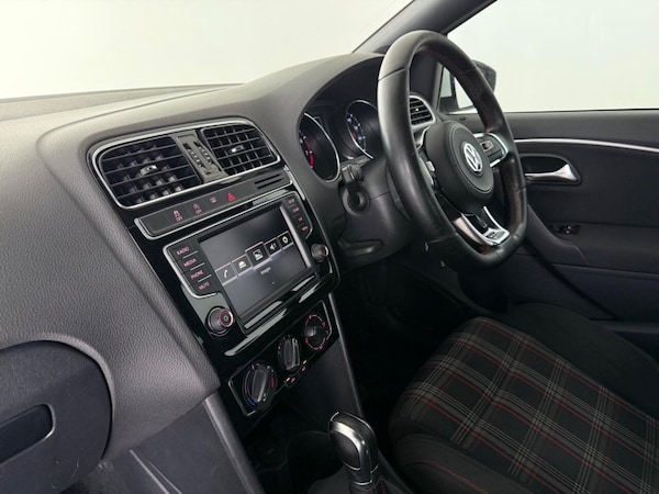 Used Volkswagen Polo 2016 for sale - 76190759: Photo 17