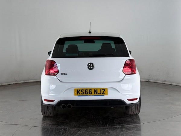 Used Volkswagen Polo 2016 for sale - 76190759: Photo 9