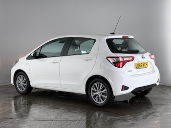 Used Toyota Yaris 2020 for sale - 76473848: Photo