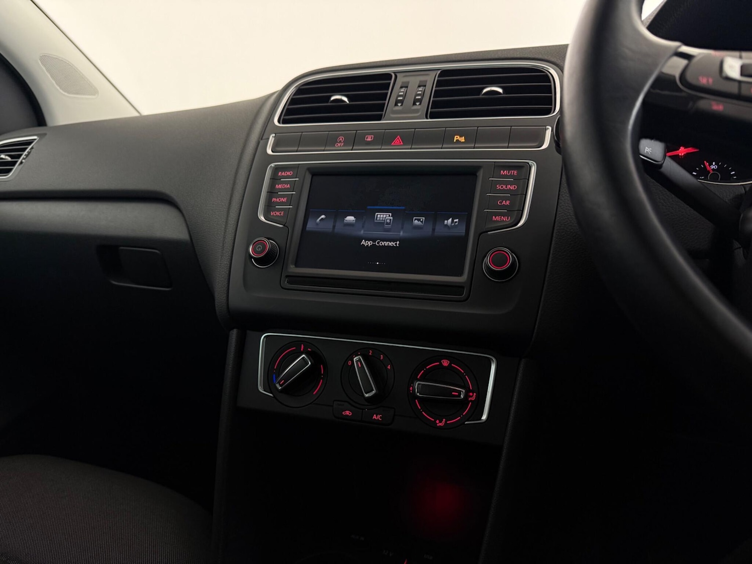 Used Volkswagen Polo 2017 for sale - 77217094: Photo 34