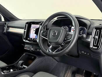 Used Volvo XC40 2023 for sale - 79337858: Photo