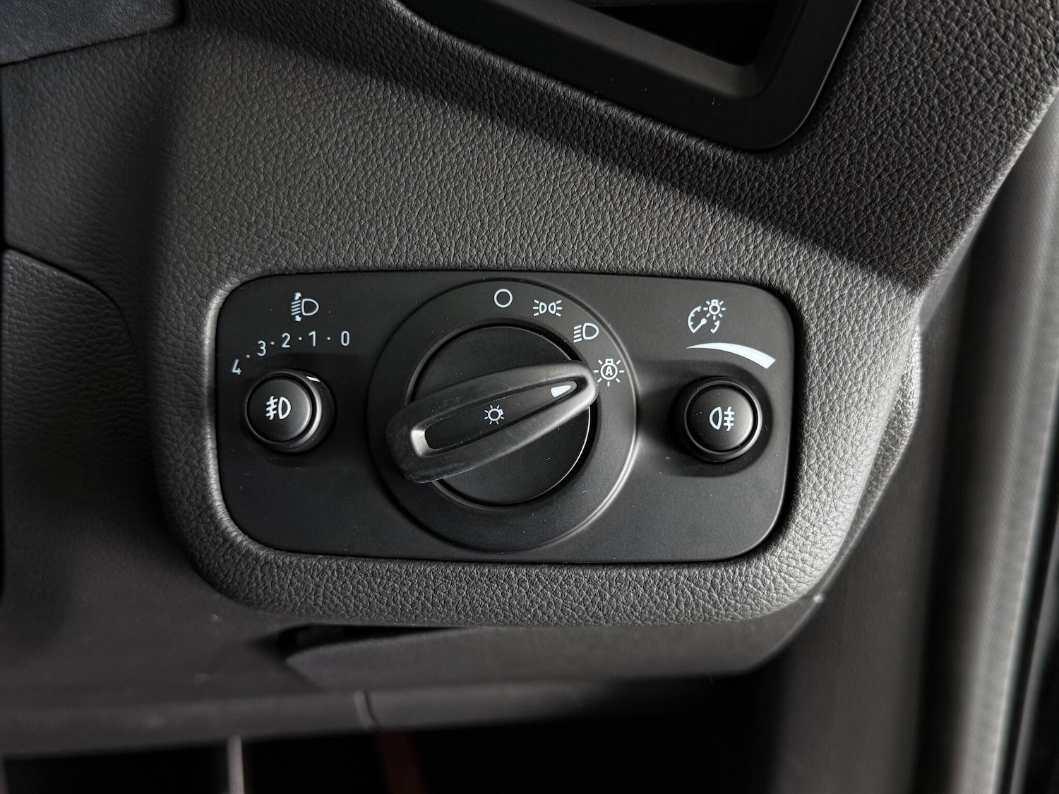 Used Ford Kuga 2017 for sale - 77243406: Photo 19