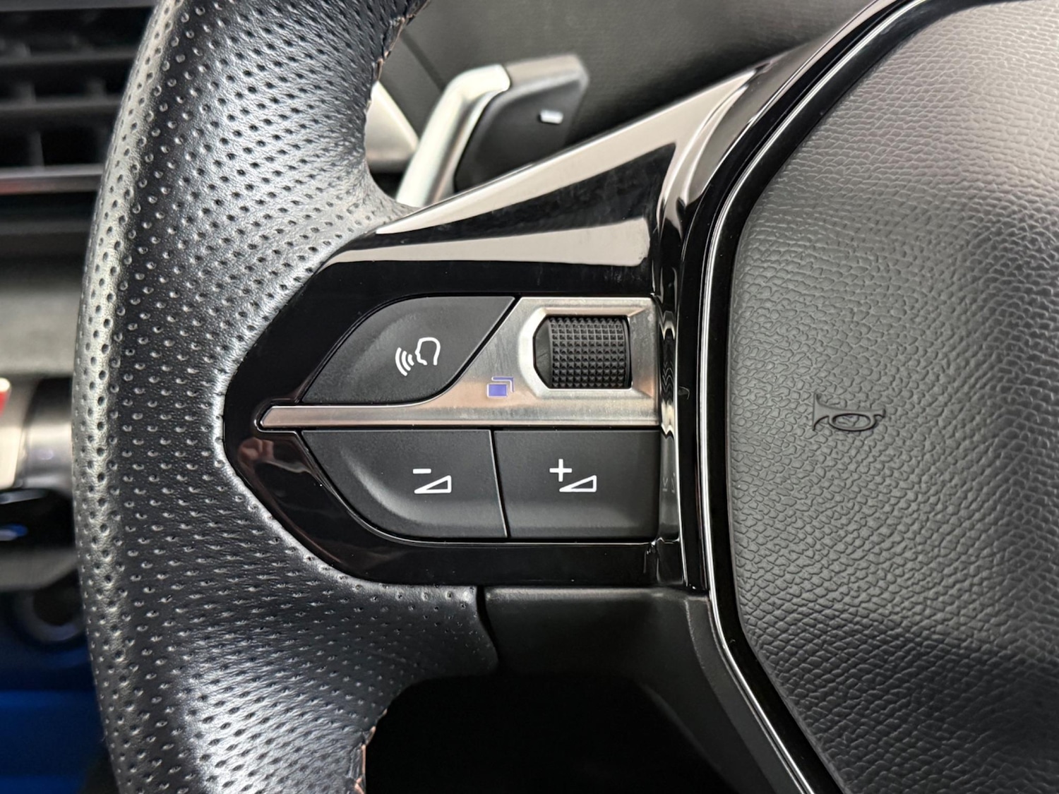 Used Peugeot 3008 2023 for sale - 76466865: Photo 24