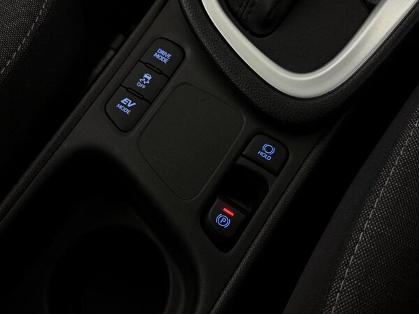 Used Toyota Yaris 2023 for sale - 76086339: Photo 37