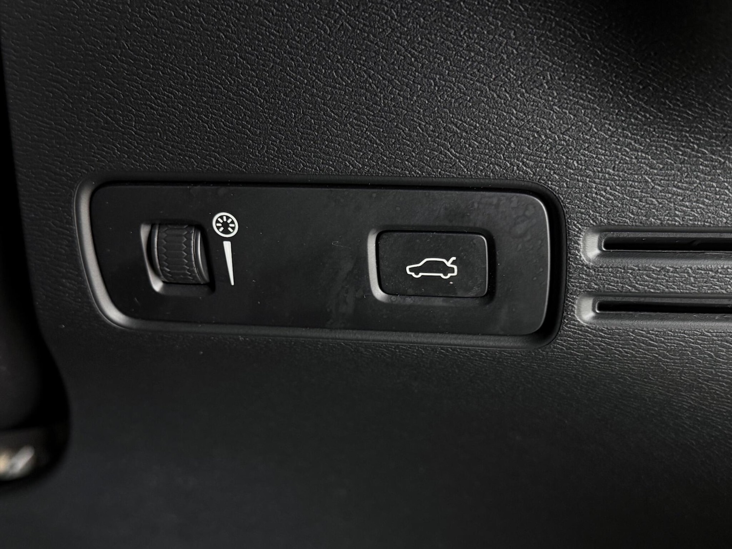 Used Volvo XC40 2021 for sale - 77260535: Photo 20