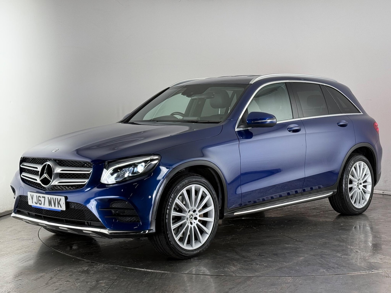 Used Mercedes-Benz GLC 2018 for sale - 77182687: Photo 2