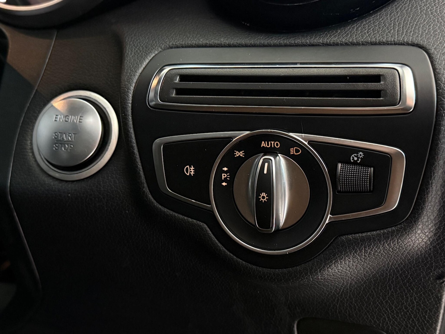 Used Mercedes-Benz GLC 2018 for sale - 77182687: Photo 22