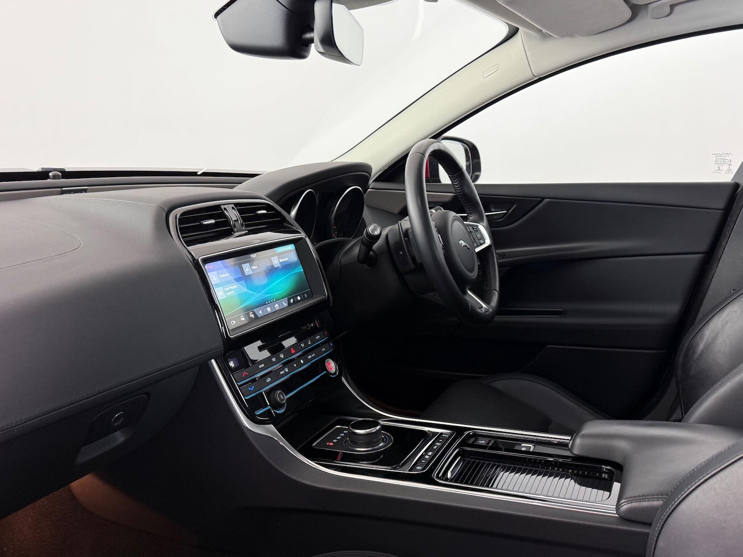 Used Jaguar XE 2018 for sale - 77182951: Photo 14