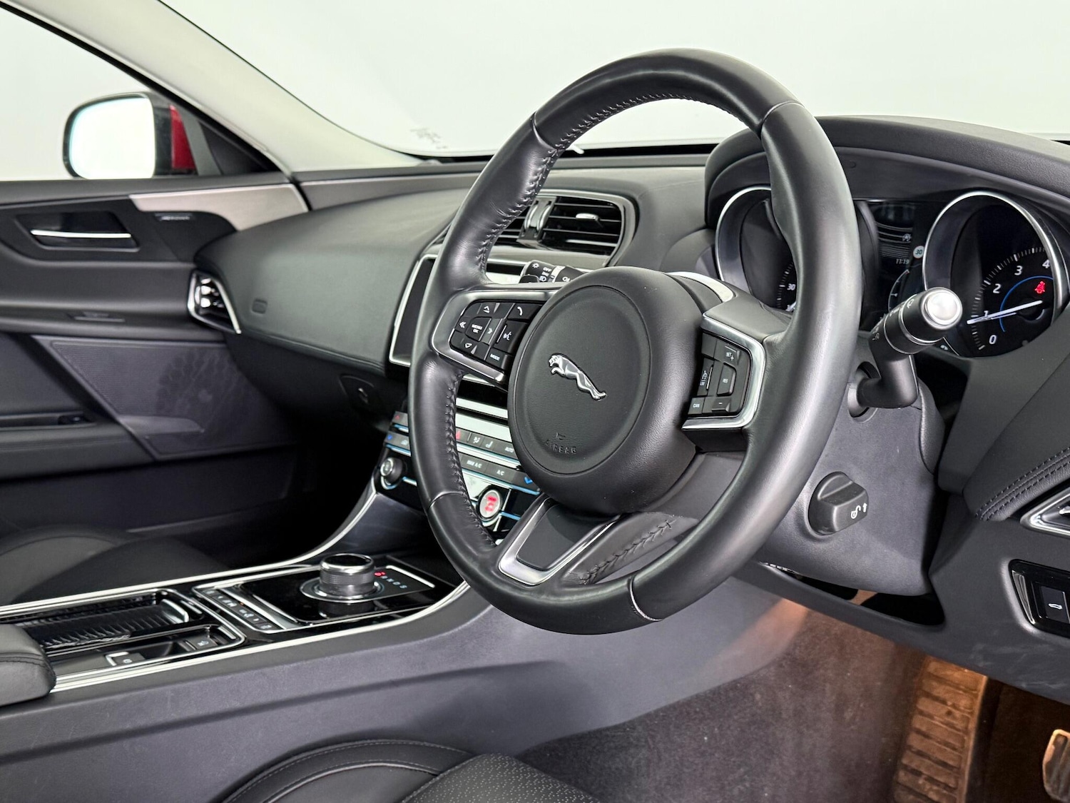 Used Jaguar XE 2018 for sale - 77182951: Photo 16