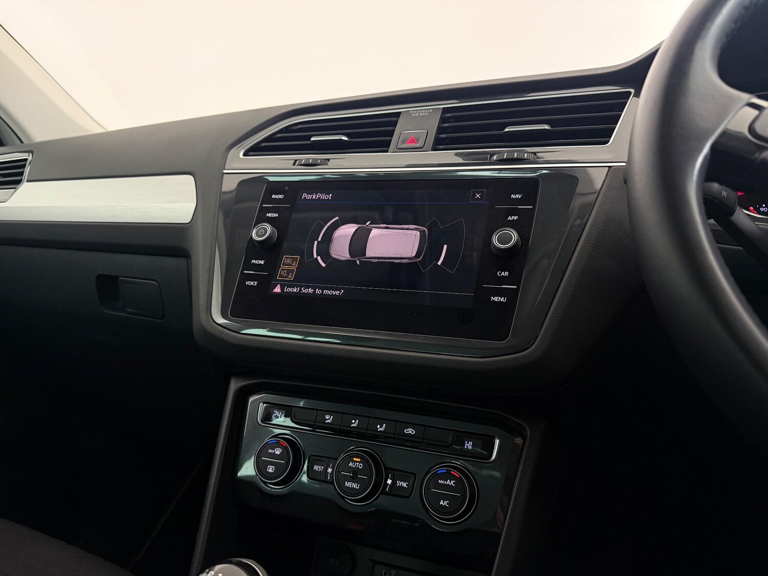 Used Volkswagen Tiguan 2017 for sale - 77525221: Photo 35