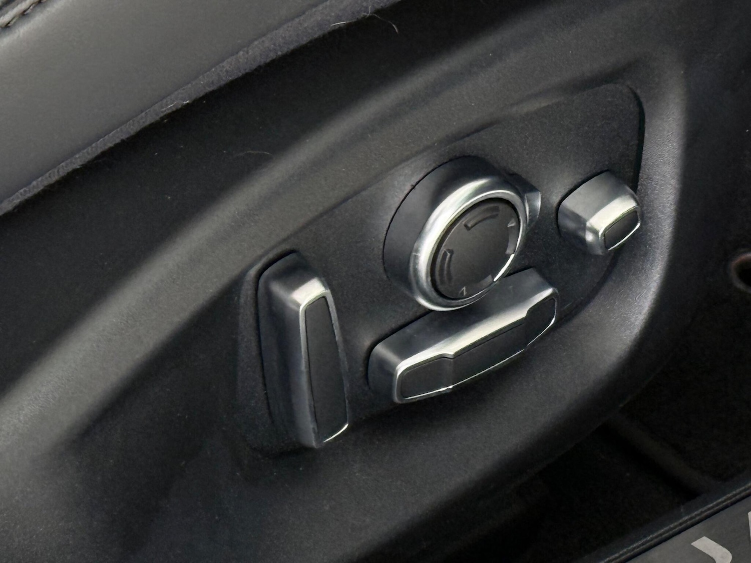 Used Jaguar XE 2019 for sale - 77243205: Photo 12