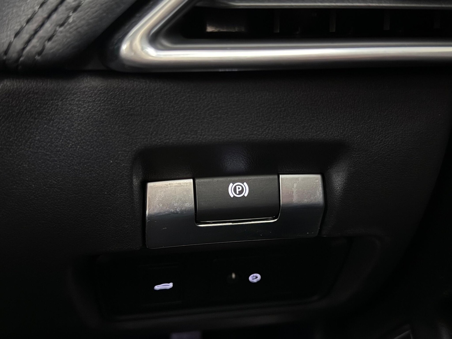 Used Jaguar XE 2019 for sale - 77243205: Photo 23