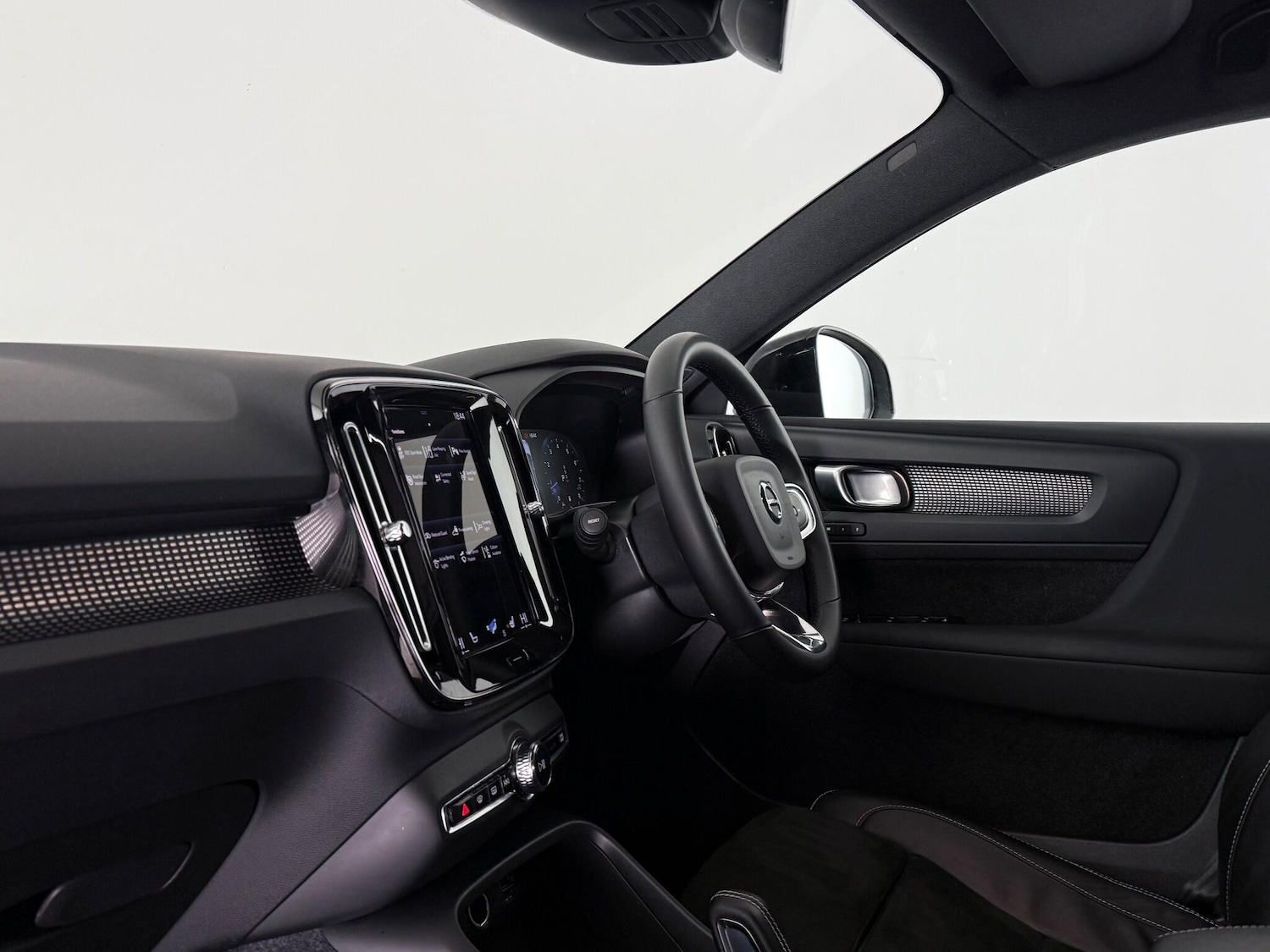 Used Volvo XC40 2022 for sale - 77183069: Photo 18