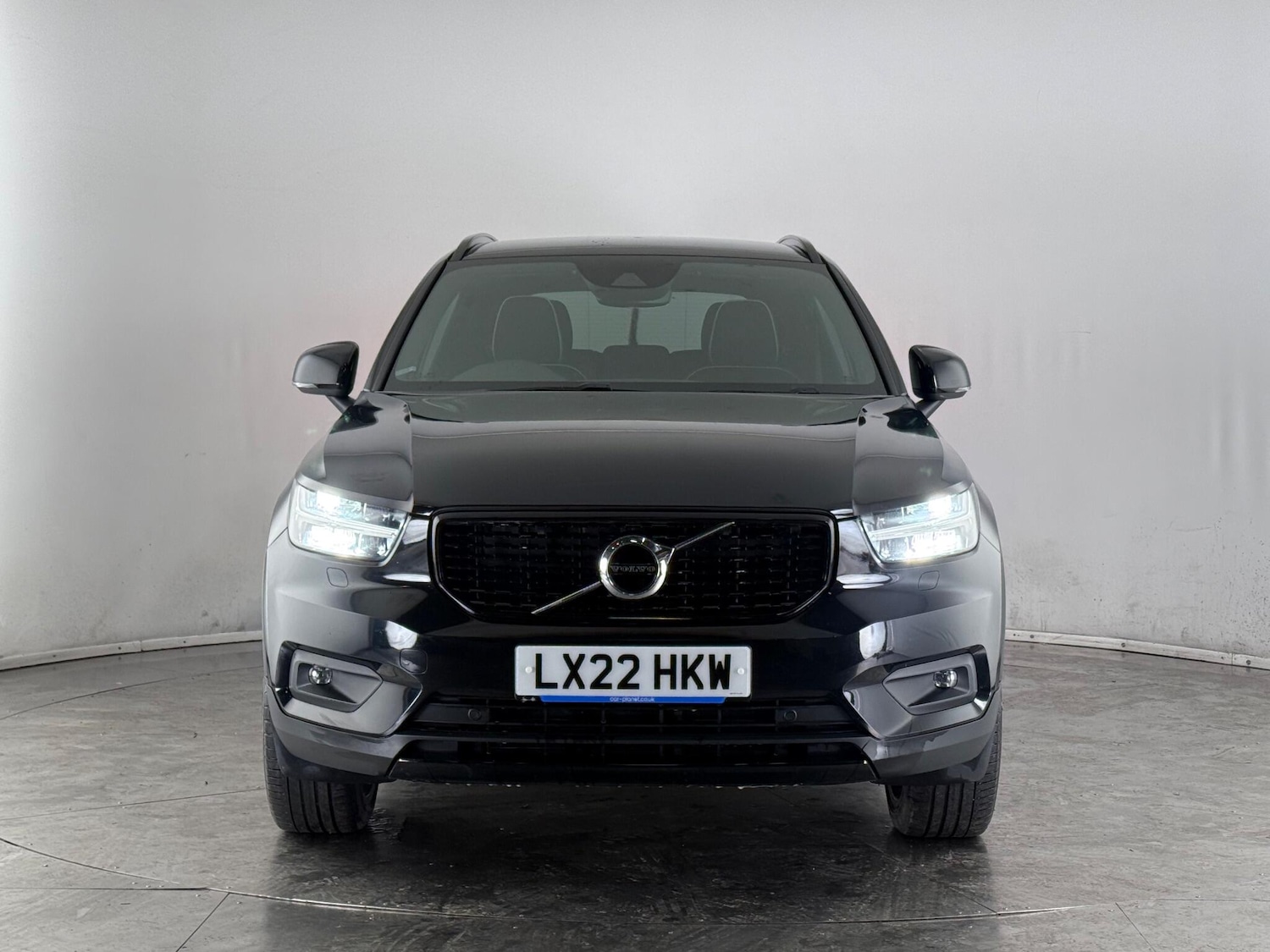 Used Volvo XC40 2022 for sale - 77183069: Photo 2