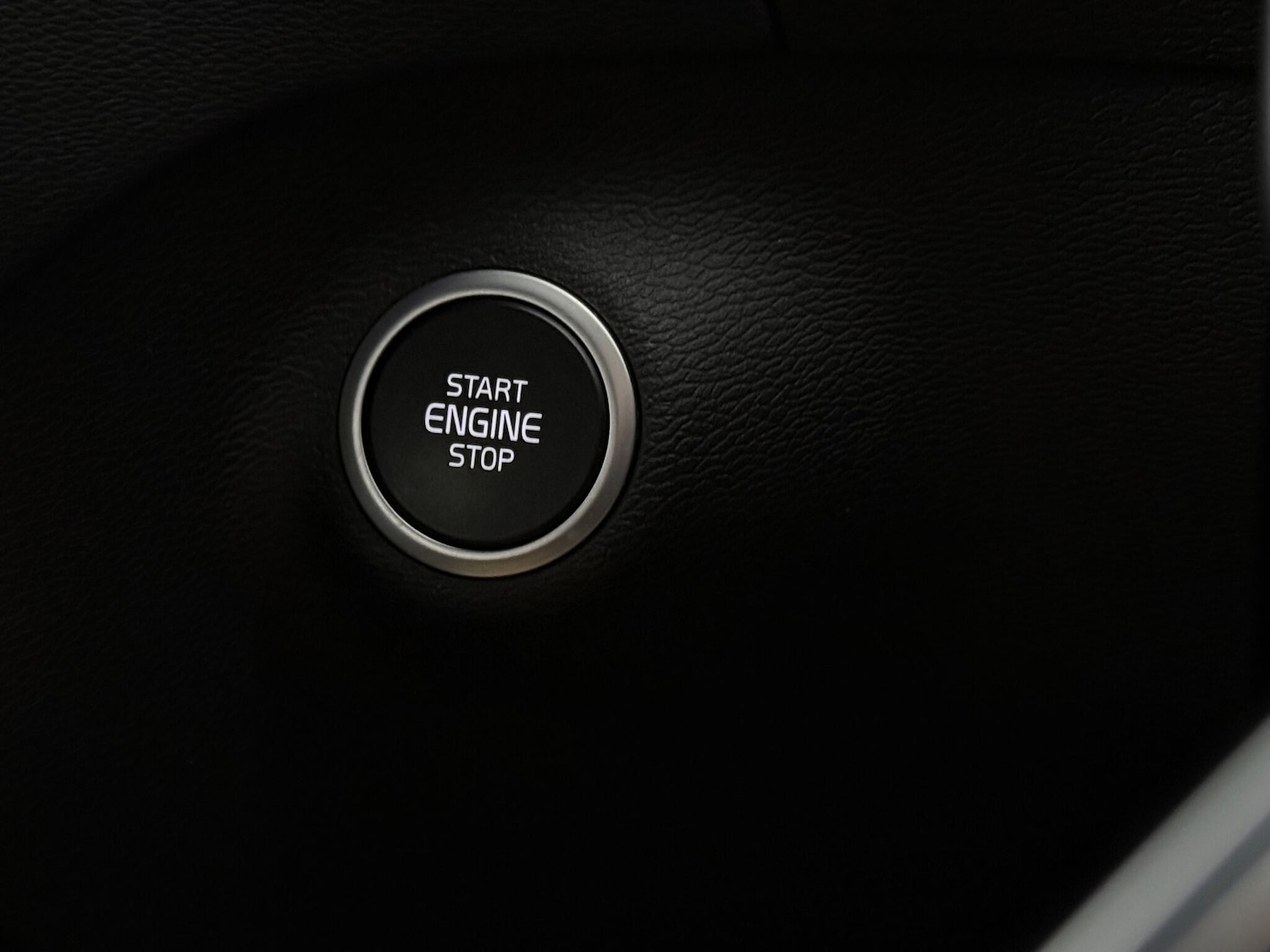 Used Volvo XC40 2022 for sale - 77183069: Photo 33