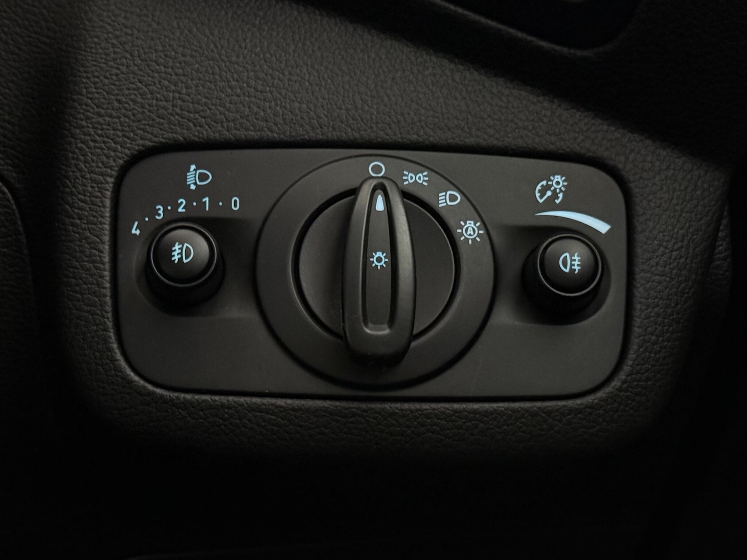 Used Ford C-Max 2018 for sale - 77216556: Photo 33