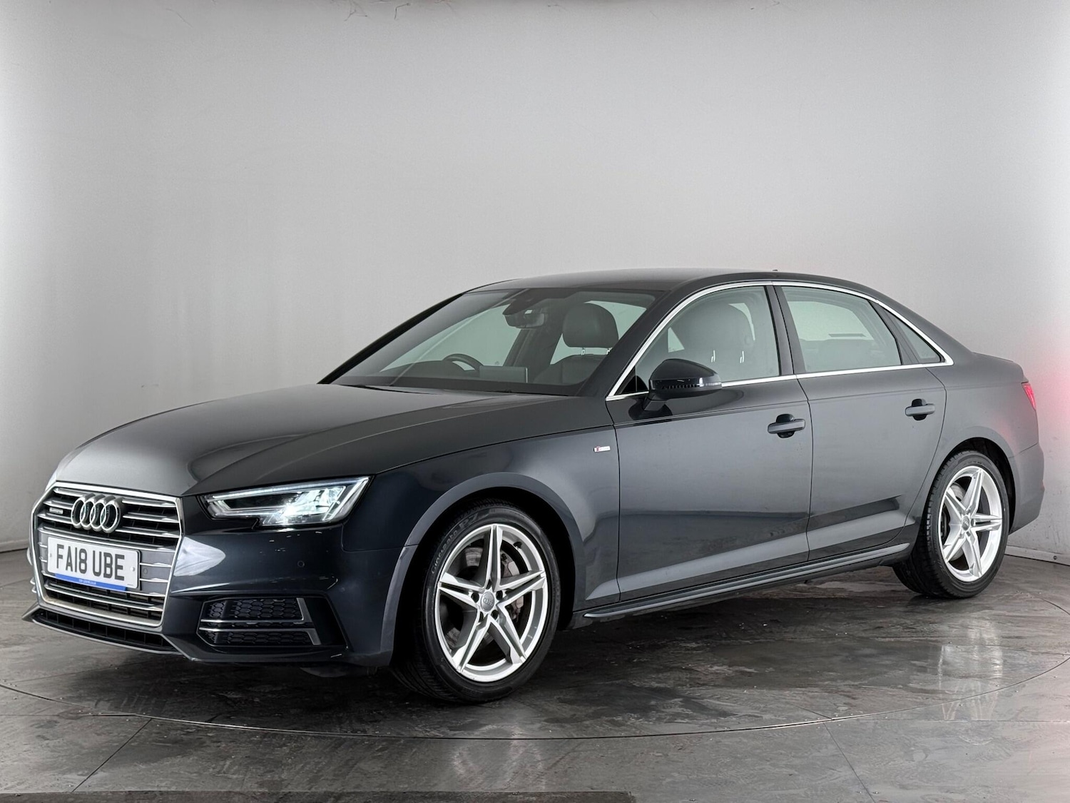 Used Audi A4 2018 for sale - 77183254: Photo 4