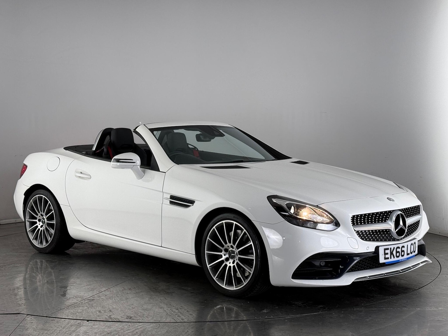Used Mercedes-Benz SLC 2016 for sale - 76467283: Photo 1