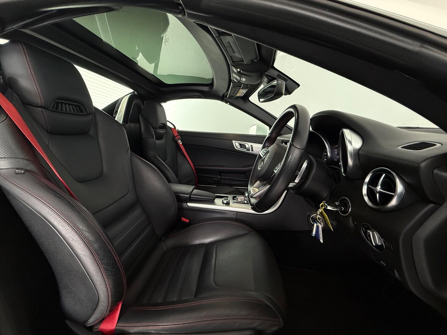 Used Mercedes-Benz SLC 2016 for sale - 76467283: Photo 14