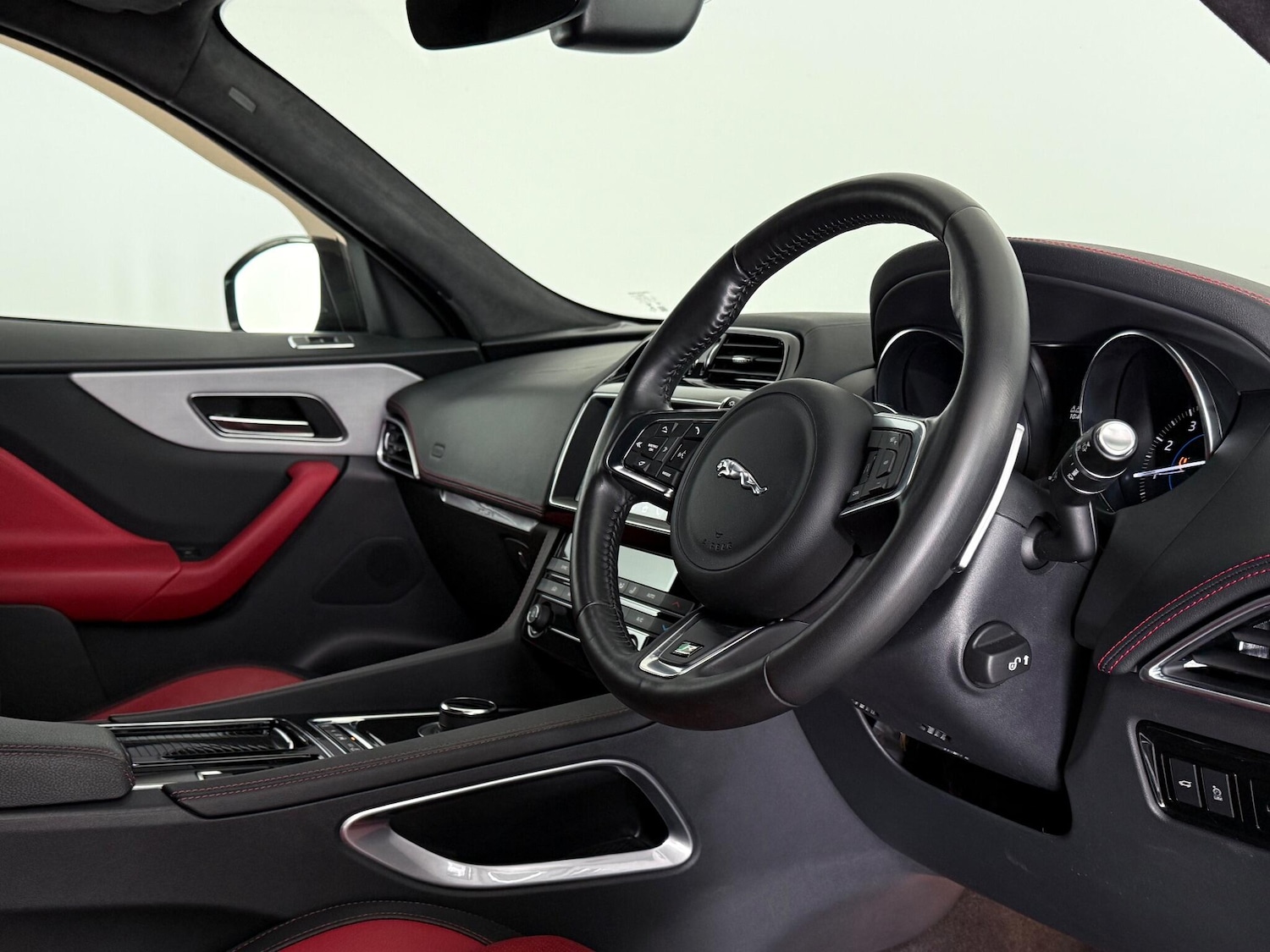 Used Jaguar F-Pace 2018 for sale - 76466903: Photo 21