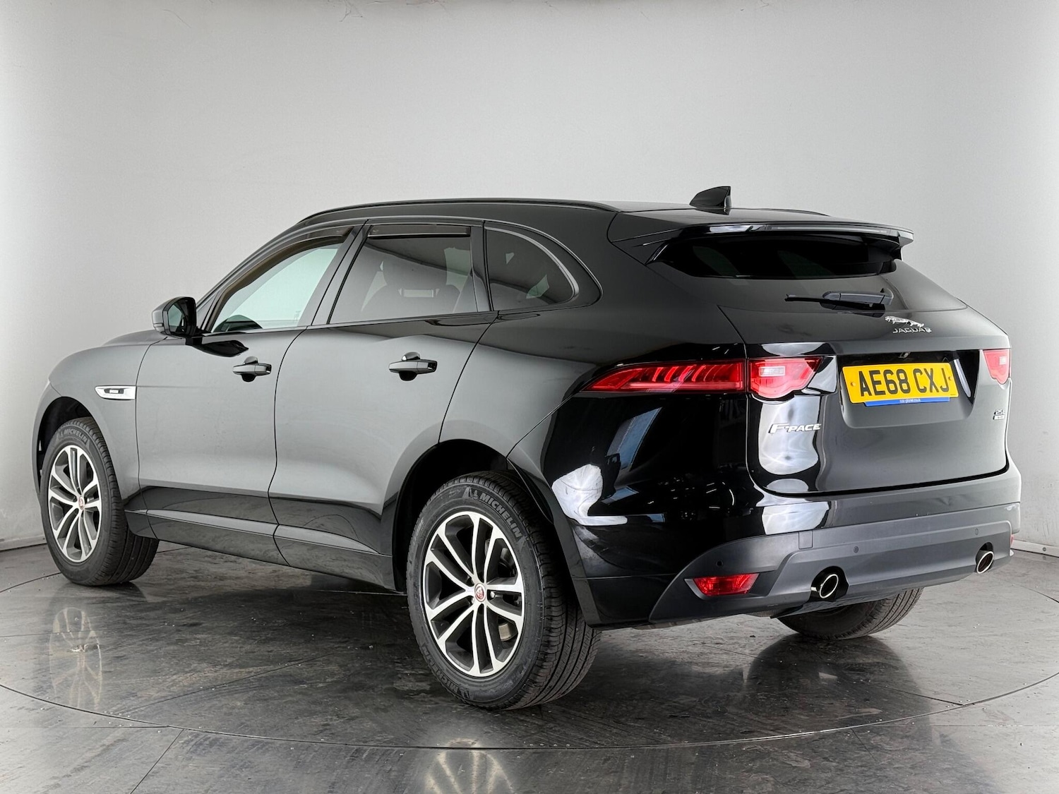 Used Jaguar F-Pace 2018 for sale - 76466903: Photo 5