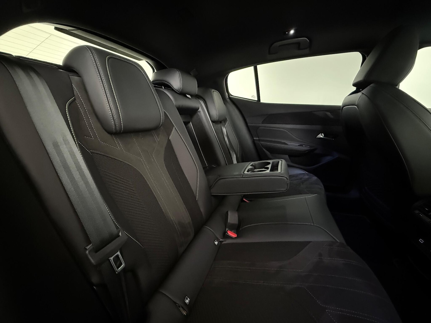 Used Peugeot 408 2024 for sale - 76936625: Photo 20