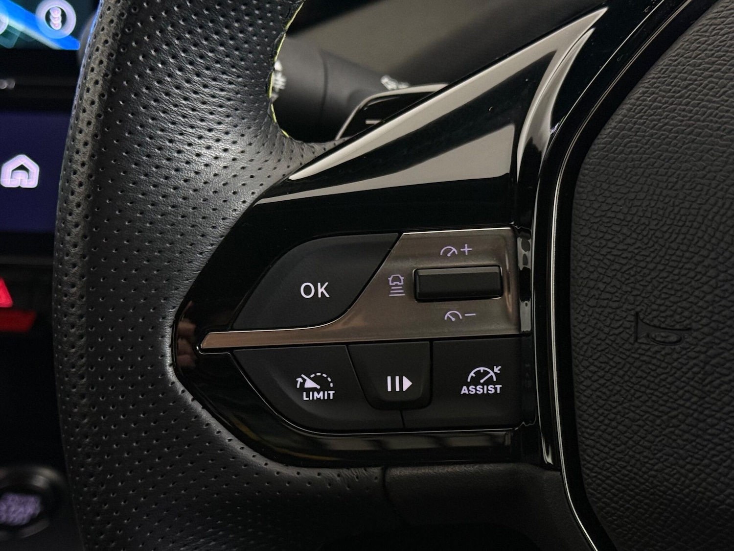 Used Peugeot 408 2024 for sale - 76936625: Photo 24