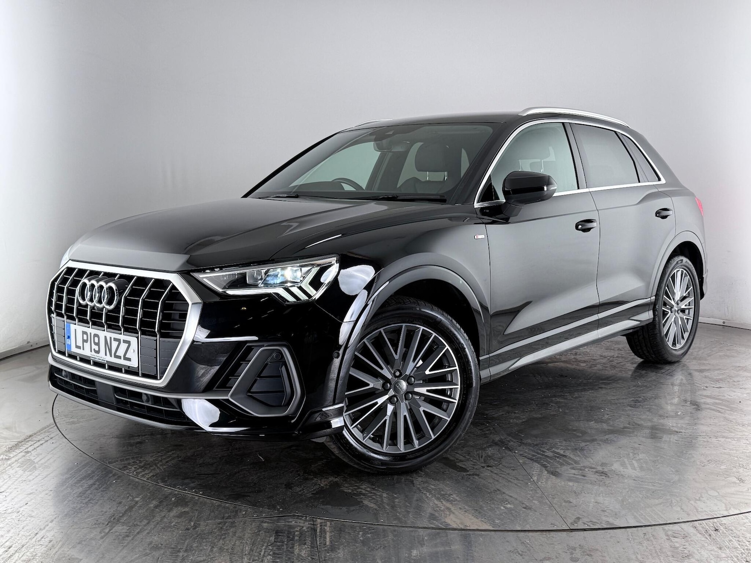 Used Audi Q3 2019 for sale - 76467009: Photo 45