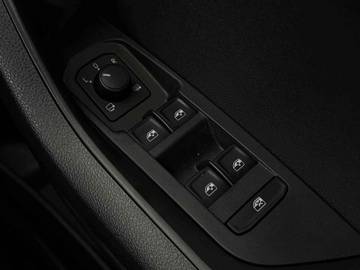 Used Skoda Karoq 2019 for sale - 77242998: Photo 17