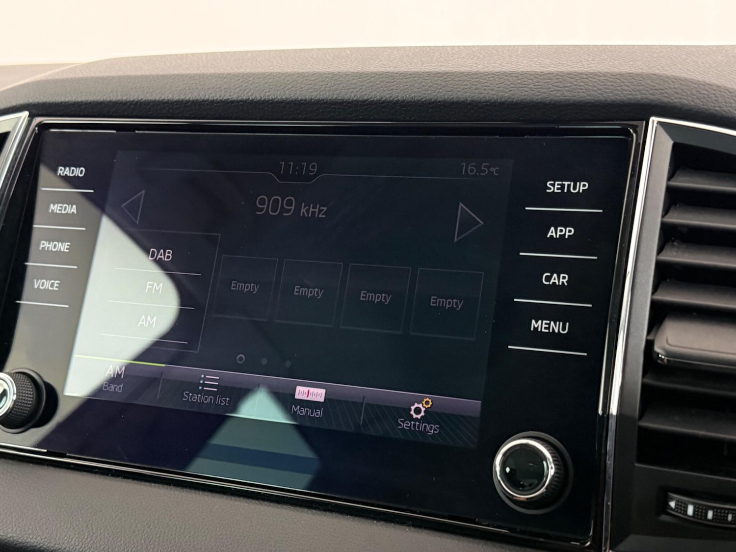 Used Skoda Karoq 2019 for sale - 77242998: Photo 27