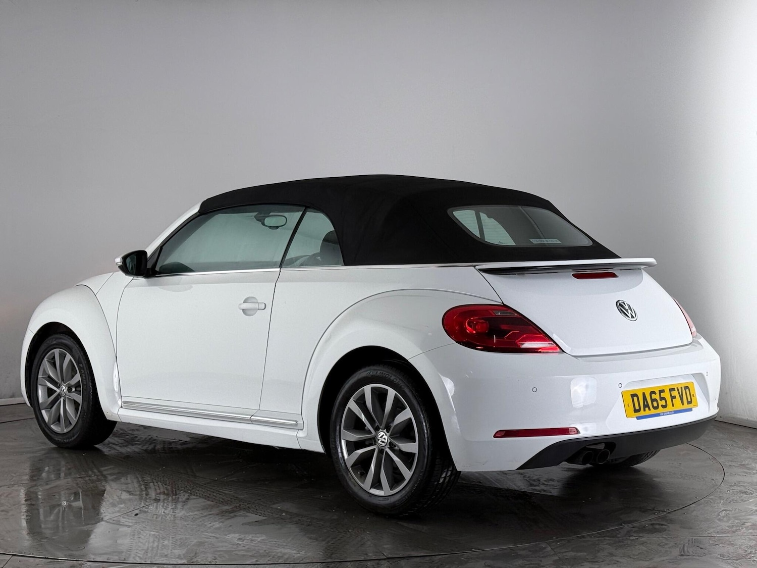 Used Volkswagen Beetle 2015 for sale - 77259848: Photo 11