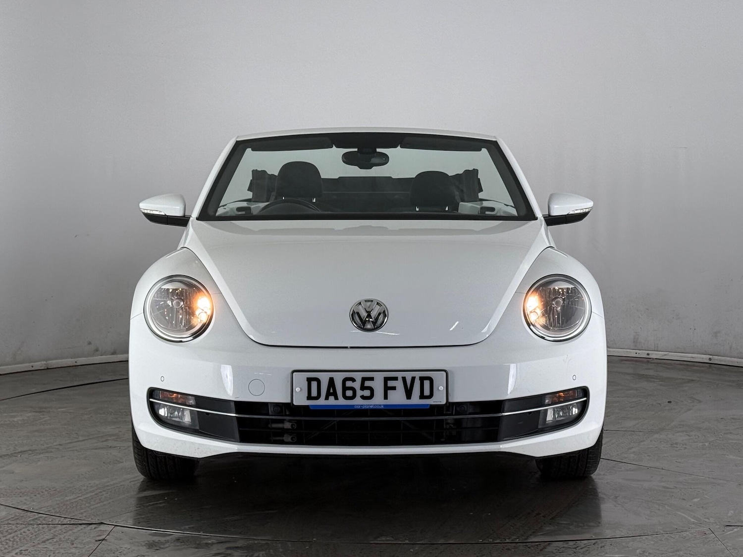 Used Volkswagen Beetle 2015 for sale - 77259848: Photo 2